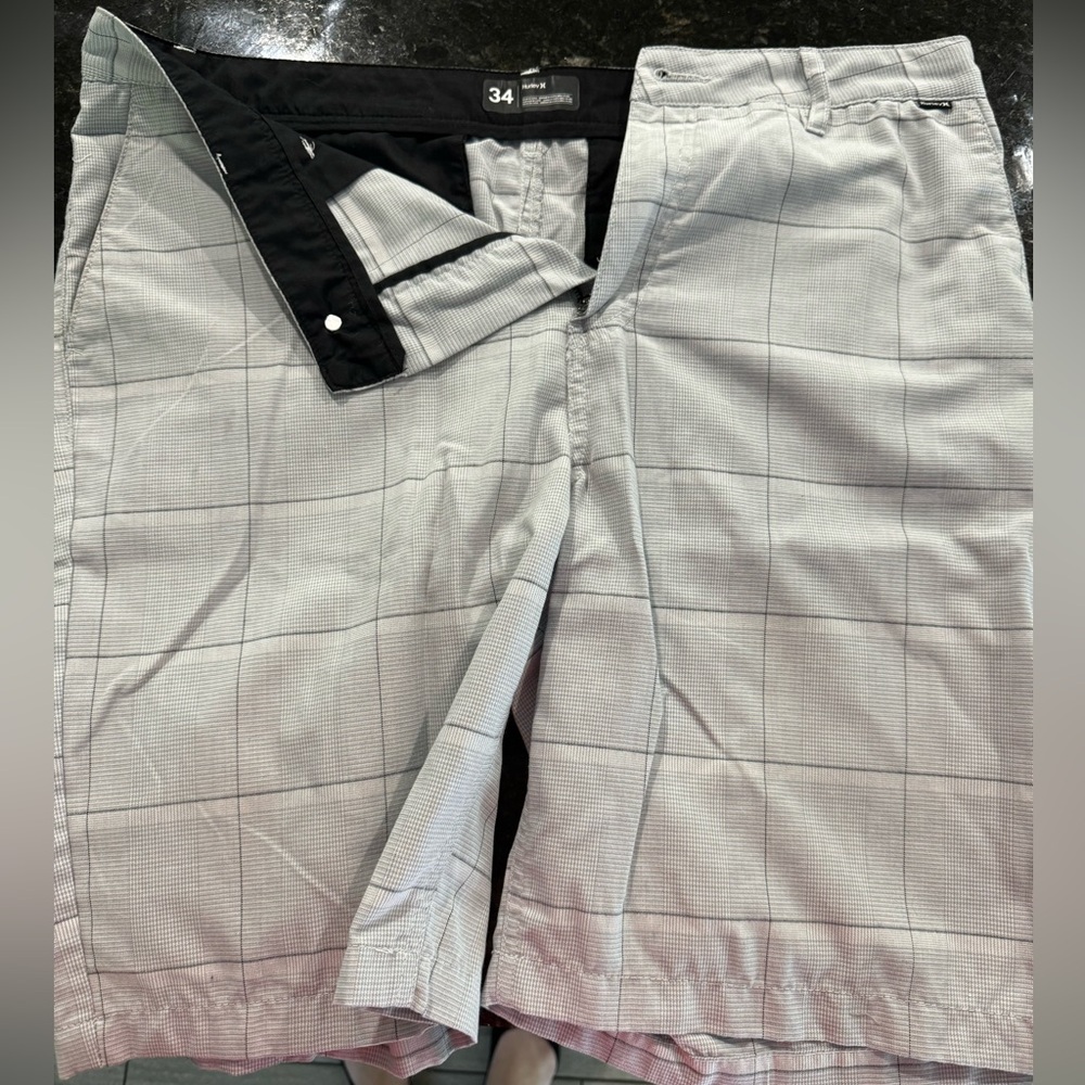 Hurley men’s golf shorts